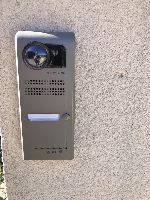 Interphone vidéo sur base de réseau GSM Lançon de Provence