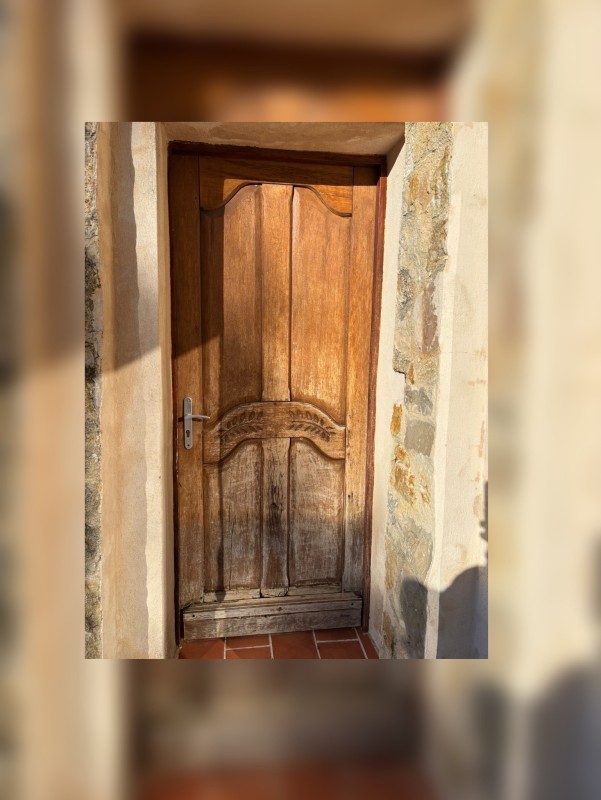 Porte d’entrée aluminium imitation bois à  Pelissanne : élégance, sécurité et performance