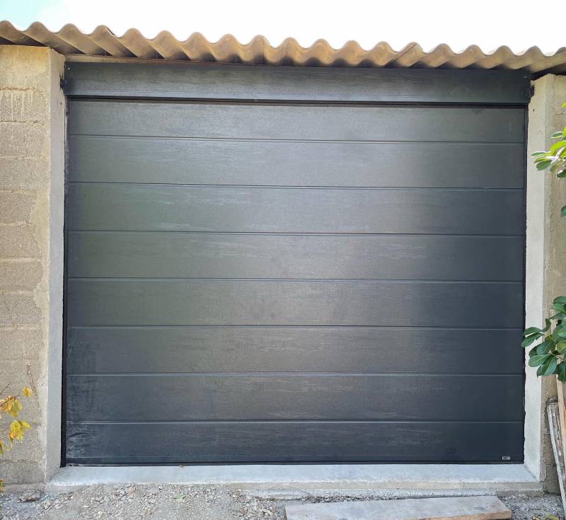 Installation porte de garage AFC 13 SOLABAIE