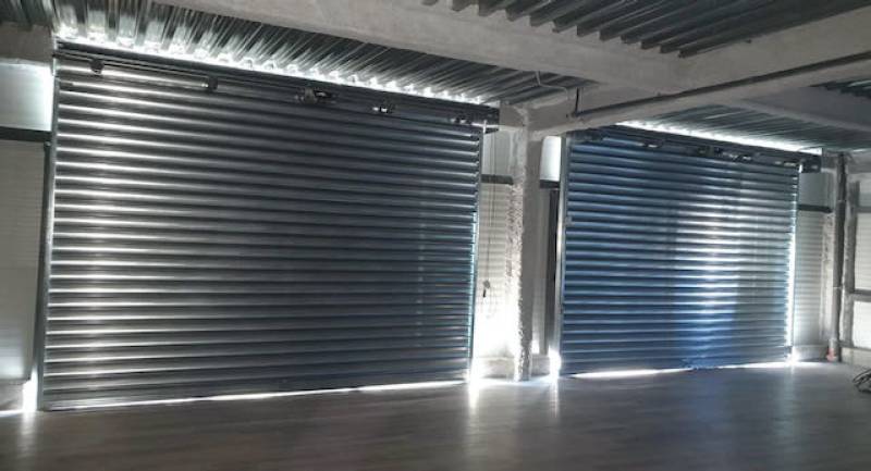 Fourniture et pose de 2 rideaux métalliques à pelissanne