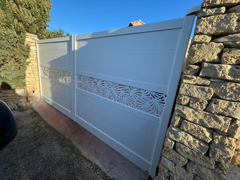 Un portail d’exception à Pélissanne : l’élégance sur-mesure signée AFC13 SOLABAIE