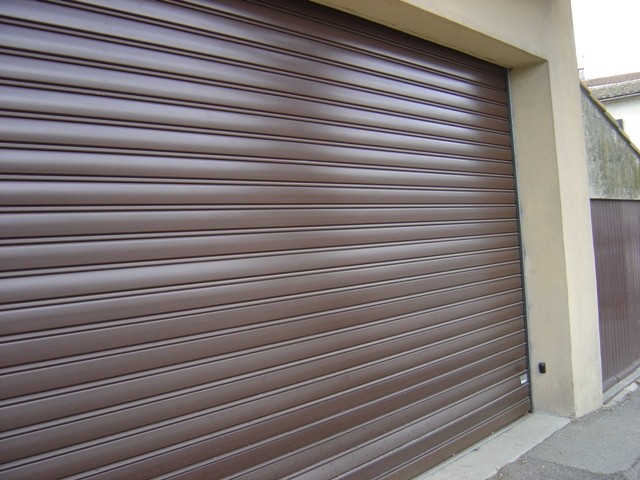 Entretien dépannage de vos portails automatiques , rideaux métalliques  , barrière automatique , un contrat modulable