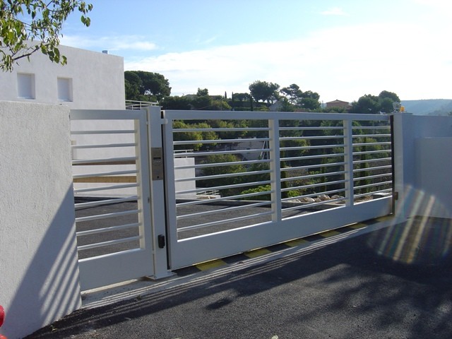 Reparation de volets roulants , rideaux metalliques, porte de garage, portail  bouches du rhone ( 13 )